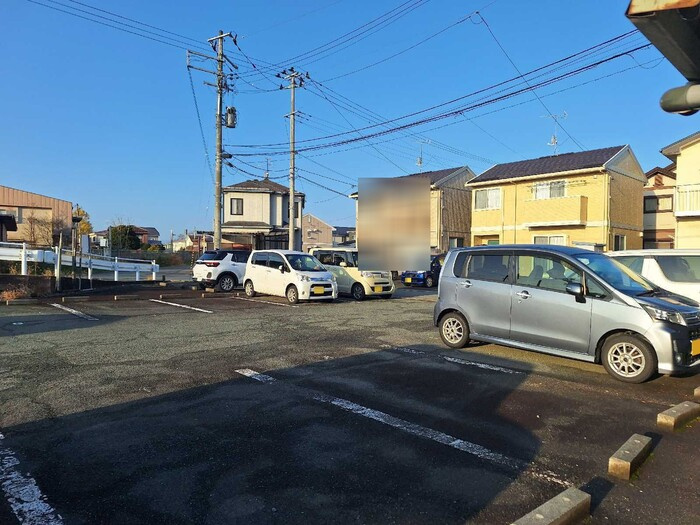 ロイヤルハイツ　Ａの駐車場