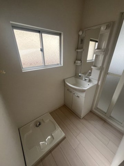 【設備】 | 長田区西山町貸家車庫付