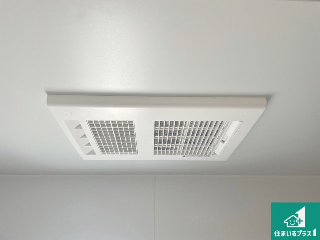 枚方市渚本町　第1期　新築一戸建ての冷暖房・空調設備|四季を通して快適なバスライフをお手伝いする浴室暖房乾燥機！浴室の乾燥・暖房・涼風・換気はもちろん、２４時間換気にも対応！