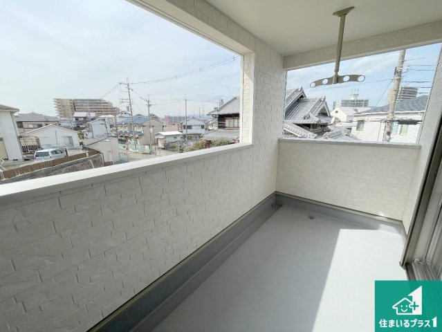 枚方市渚本町　第1期　新築一戸建てのバルコニー|ワイドバルコニーは洗濯物を干すスペースが広いのでご家族が多くても安心！