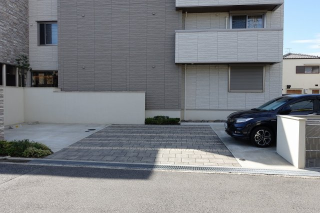 ルミソルの駐車場