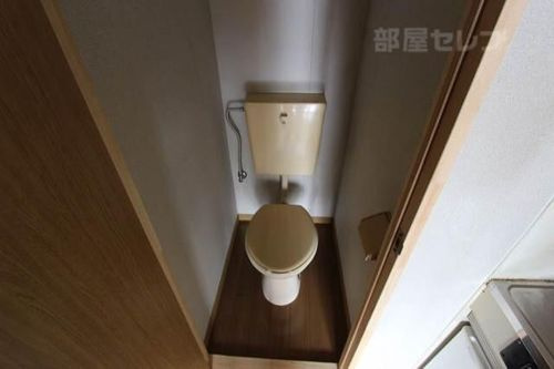 エスト葵南マンションの玄関