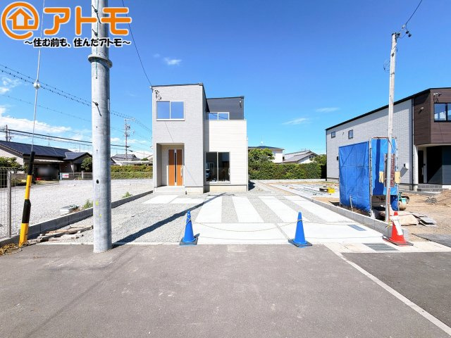 【駐車場】 | 駿河区下川原五丁目10期　新築戸建　5号棟 | リビングへ直接荷物を入れられる駐車場♪4台駐車可能です！