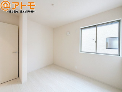 【寝室】 | 駿河区下川原五丁目10期　新築戸建　2号棟 | 毎日すごす部屋の広さや陽当りも気になるポイントですね！現地で体感してみてください♪