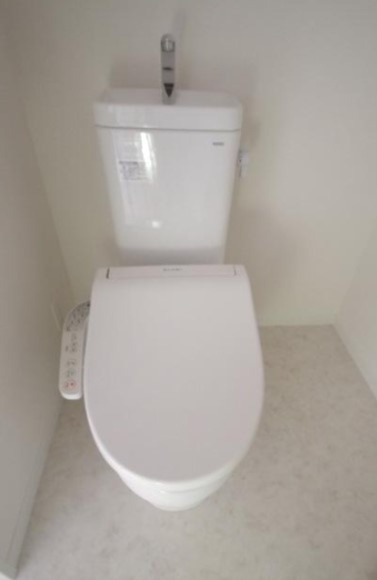 川崎市多摩区宿河原５丁目のアパートのトイレ