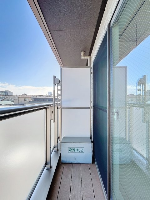 江東区東陽１丁目のアパートのバルコニー