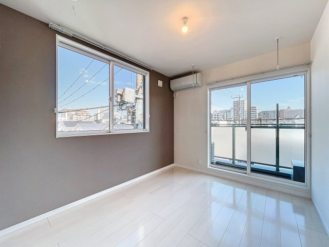 江東区東陽１丁目のアパートの居間・リビング