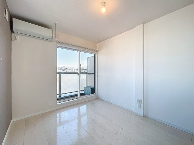 江東区東陽１丁目のアパートの居間・リビング