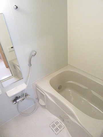 若葉Ｆの浴室|日々の疲れを癒すお風呂付です