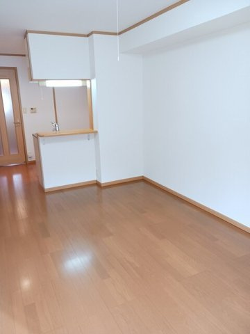 ハーモニーの内装|明るい室内です