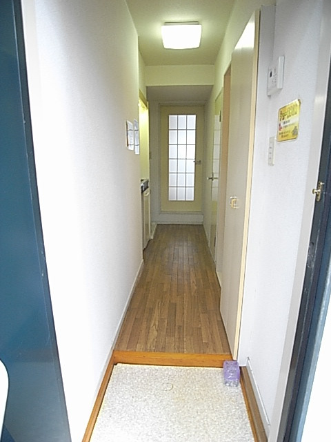 パストラル小山の玄関