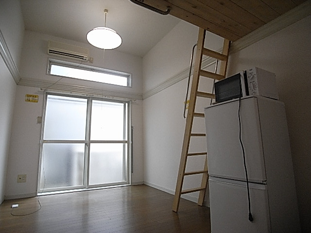 パストラル小山の居間・リビング