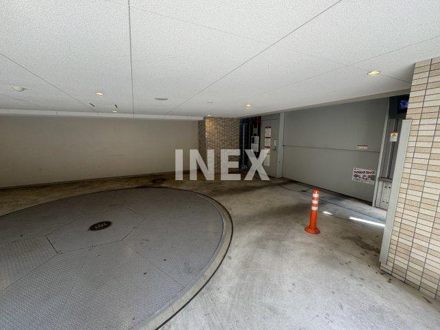 横浜市中区長者町１丁目の賃貸マンションの駐車場