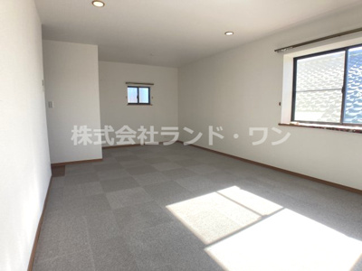 【和室】 | 東村山市多摩湖町4丁目 | 約14.2帖の広々とした洋室