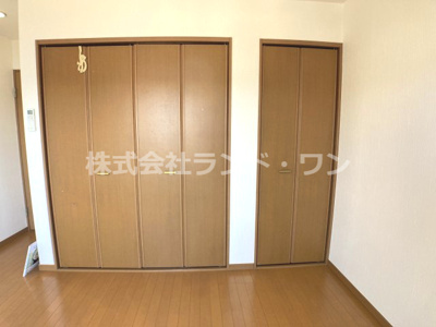 【収納】 | 東村山市多摩湖町4丁目 | 約7.5帖の洋室にある収納