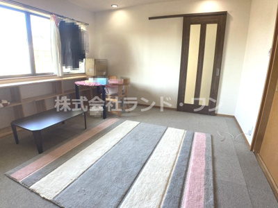 【洋室】 | 東村山市多摩湖町4丁目 | １階　約9帖の洋室