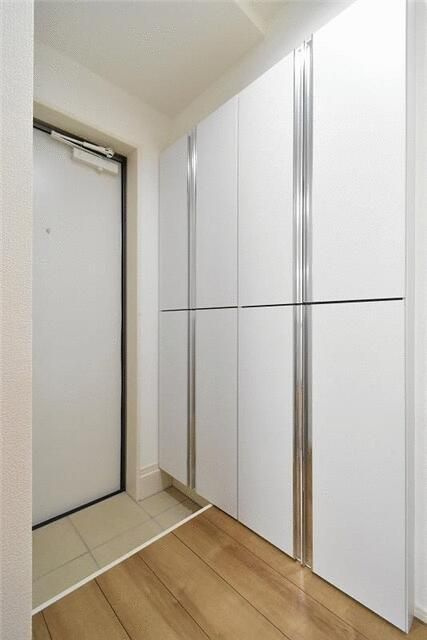 サザンフロント六町の玄関