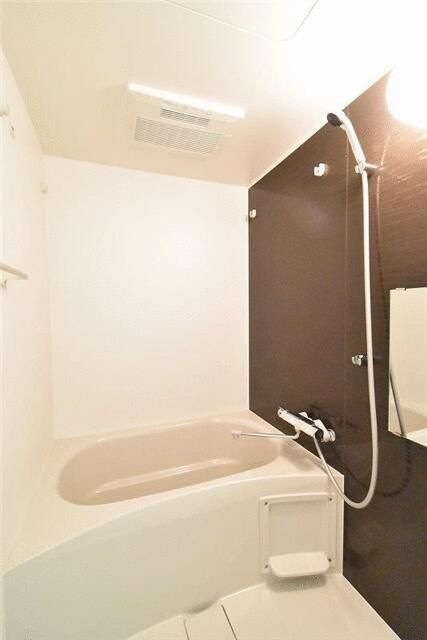 サザンフロント六町の浴室