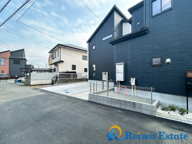 新築戸建　藤沢市羽鳥5丁目の前面道路含む現地写真