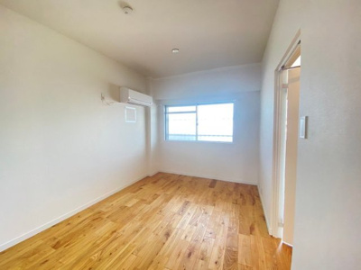 【洋室】 | バーンフリート総持寺