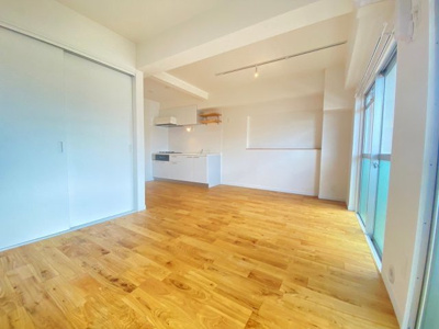 【居間・リビング】 | バーンフリート総持寺