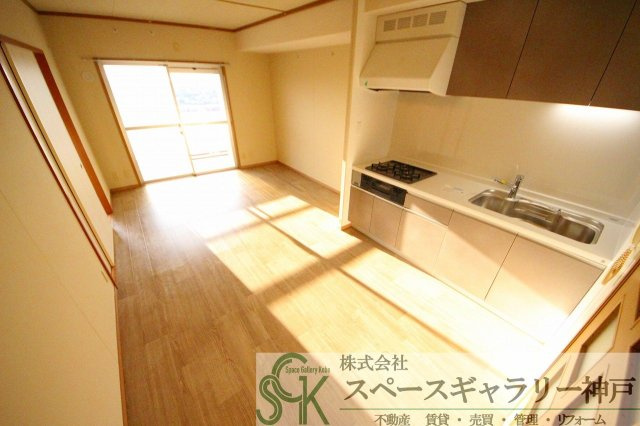 明石清水第2高層住宅の居間・リビング|※お部屋により仕様が異なる場合があります※