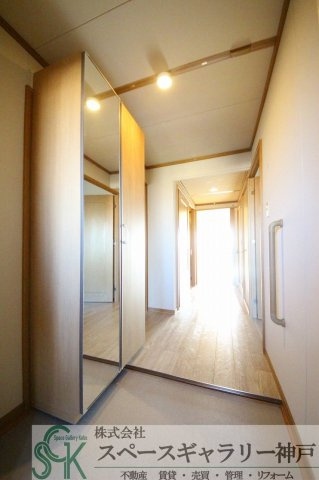明石清水第2高層住宅の玄関|※お部屋により仕様が異なる場合があります※