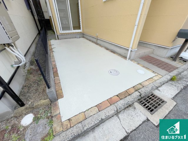 西宮市青木町　中古一戸建ての駐車場|駐車スペース！散水栓があるので、こまめに愛車を洗えます！