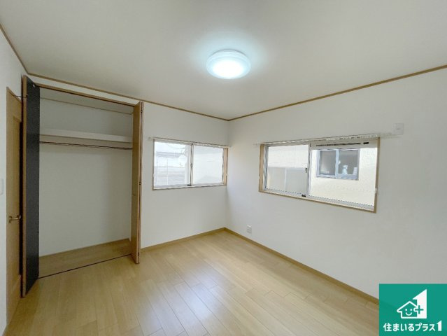西宮市青木町　中古一戸建ての洋室|収納スペースが充実しているので子供の成長に合わせてたくさん収納ができます！家族構成に合わせた様々な活用ができる収納！