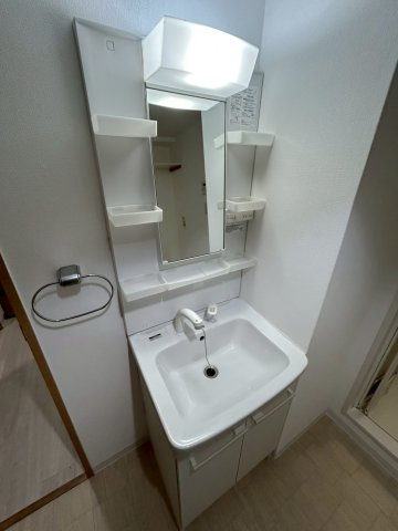 大阪市西区西本町２丁目の賃貸マンションの洗面所