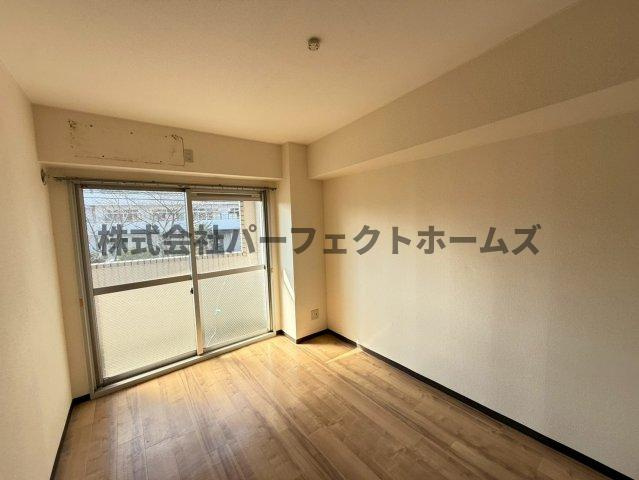 Belong枚方東2番館の洋室|使い勝手のいい洋室です