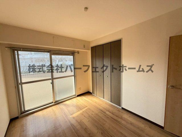 Belong枚方東2番館の洋室|落ち着いた色調の洋室です