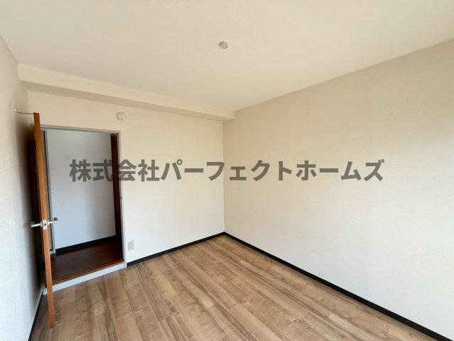 Belong枚方東2番館の洋室|使い勝手のいい洋室です