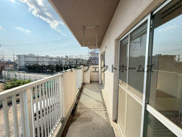 Belong枚方東2番館のバルコニー|バルコニーからの眺めを楽しみながら食事をしませんか