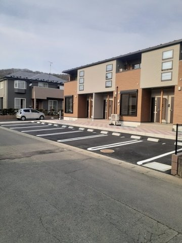 コクーン・カナサの駐車場