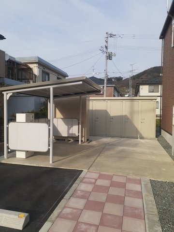 コクーン・カナサのその他