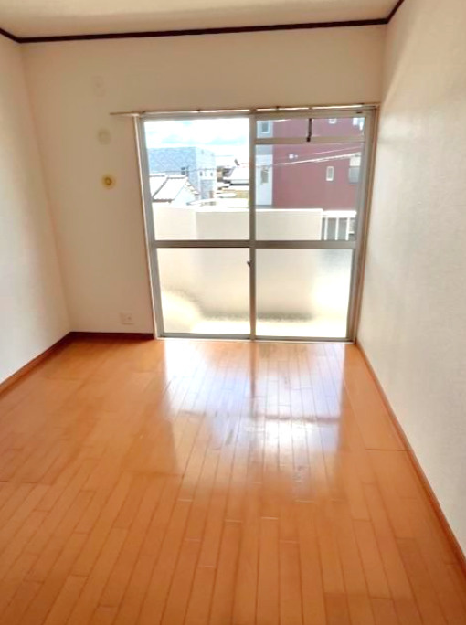 第2江頭ハイツ【キャッシュバック対象物件】の内装|落ち着いた玄関です