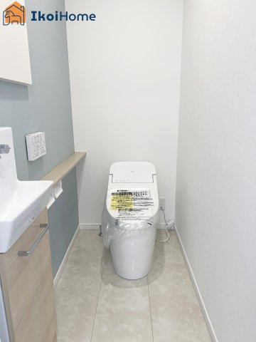 神戸市西区押部谷町木幡　新築戸建のトイレ|【ホームページに現地動画掲載中】●年中無休：当日予約可●ウォシュレット・暖房便座付タンクレストイレ！