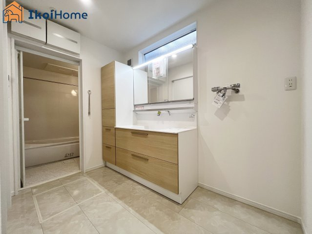 神戸市西区押部谷町木幡　新築戸建の洗面所|【ホームページに現地動画掲載中】●年中無休：当日予約可●広々ゆとりのある洗面室です。収納も◎