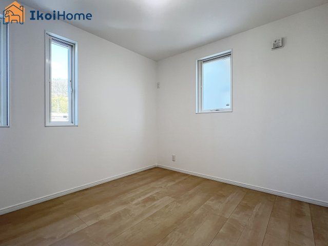 神戸市西区押部谷町木幡　新築戸建の子供部屋|【ホームページに現地動画掲載中】●年中無休：当日予約可●カーテン・カーテンレール未設置。ご相談下さい