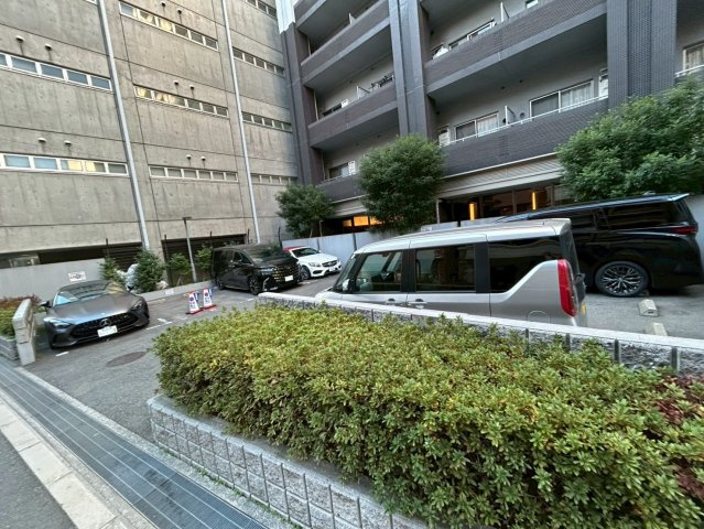 大阪市西区立売堀２丁目の賃貸マンションの駐車場