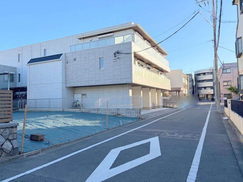 高島平１　土地の前面道路含む現地写真|西側　公道　幅員約6.0m　接道約9.7m