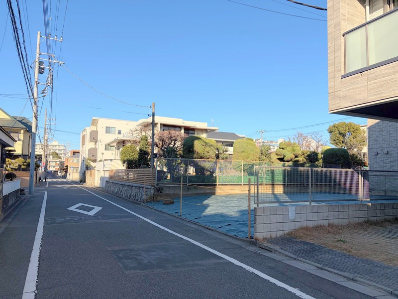 高島平１　土地の前面道路含む現地写真|西側　公道　幅員約6.0m　接道約9.7m
