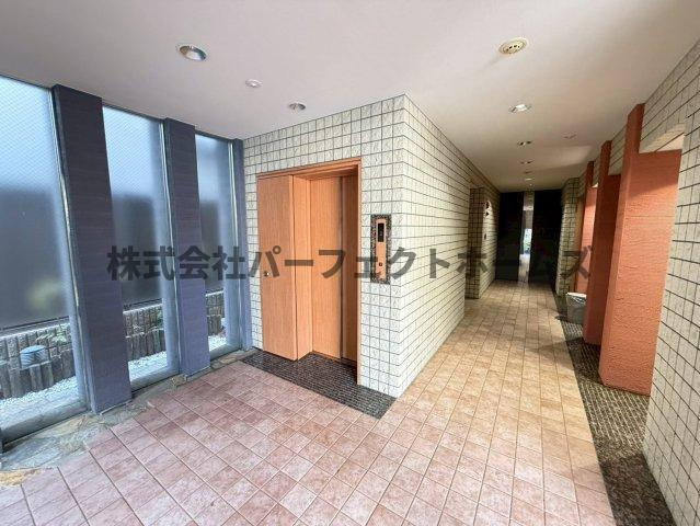 パレビバスのロビー|落ち着いたロビーです