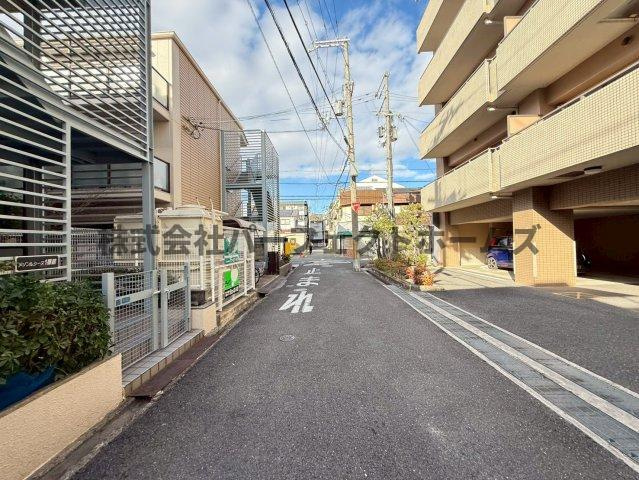 パレビバスの周辺