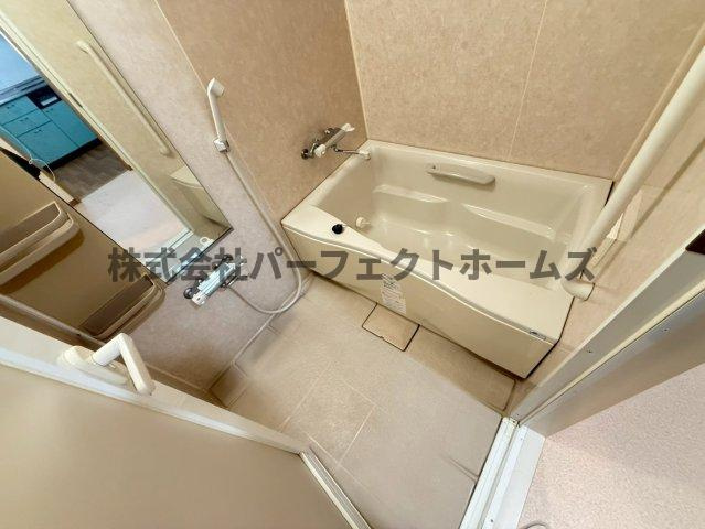 パレビバスの浴室|落ち着いた空間のお風呂です