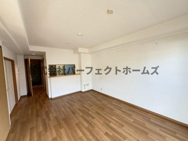 パレビバスの居間・リビング|こちらのリビングで趣味の時間をお楽しみください