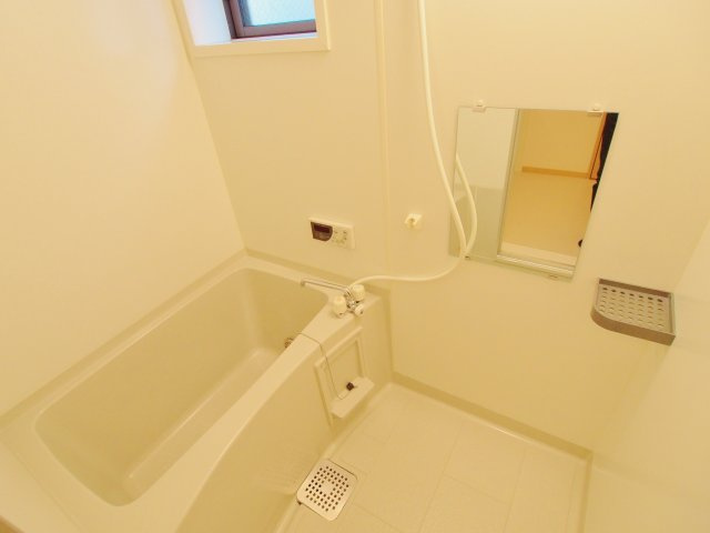 ハイツ谷中Ⅰの浴室