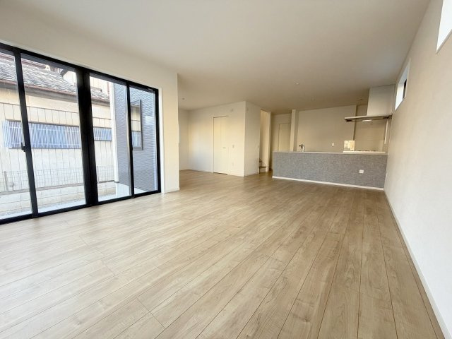 三郷市早稲田6丁目　新築戸建　全1棟の居間・リビング|同施工会社の参考写真になります。