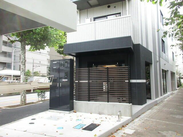 プロスタイルウェルス西早稲田のエントランス